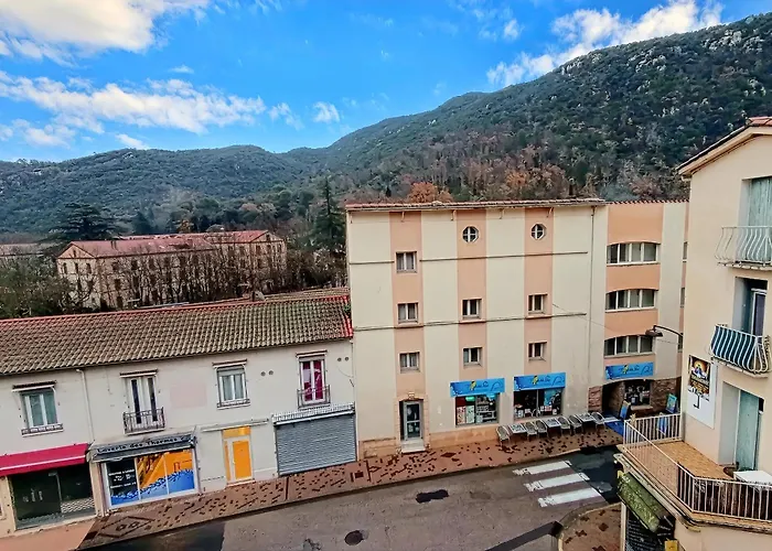 11, 3eme Etage, Un Large De 30 M2 Avec Balcon Et Vue Sur Montagne * Amélie-les-Bains-Palalda